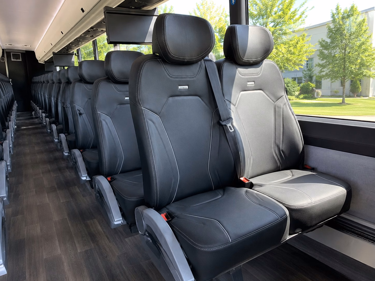airport transfers and wedding guest arrival shuttles at will rogers world airport