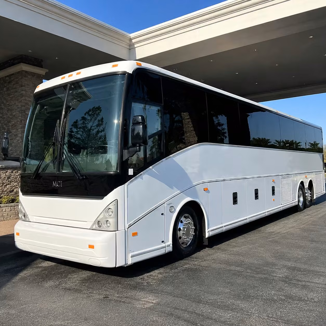 seamless group arrivals and departures at will rogers world airport